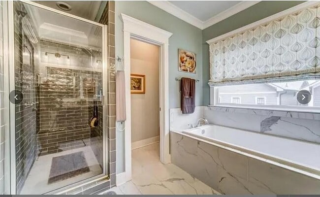 Building Photo - 830 Grove Bnd