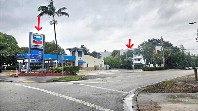 Building Photo - 2150 SW 16th Ave