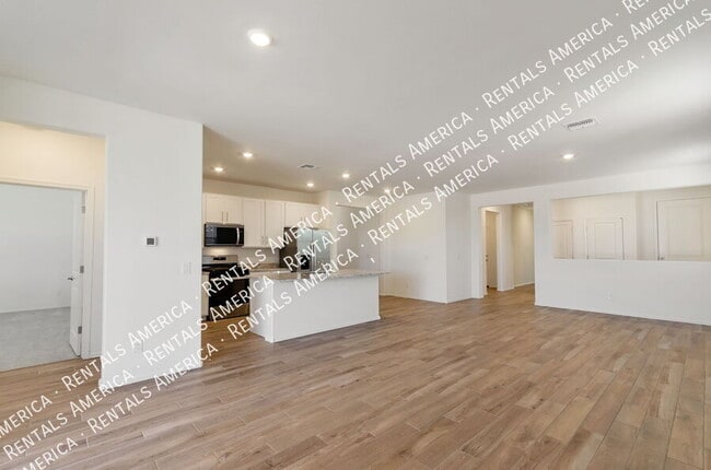 Building Photo - 5468 W Monterey Dr