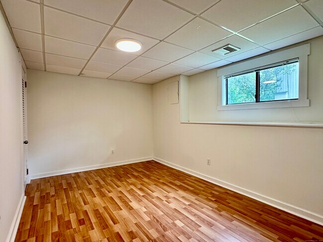 Building Photo - 319 Navajo Lane