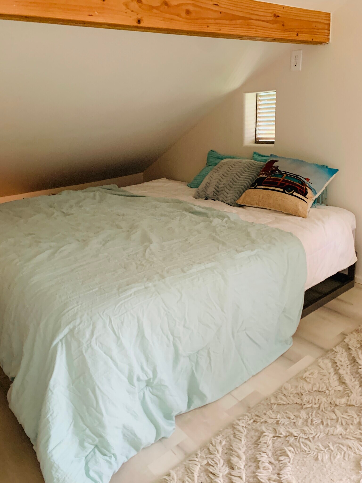 Building Photo - 850 Elrod Ave