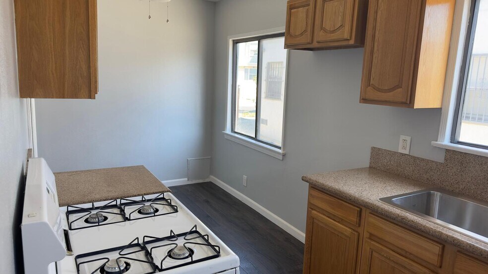 Building Photo - 4071 8th Ave