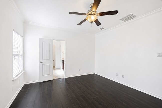 Building Photo - 9113 Holliday Ln