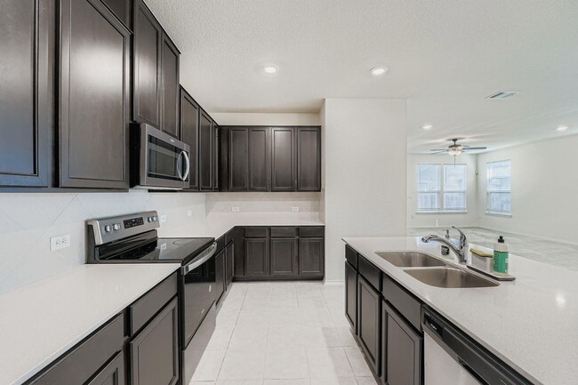 Building Photo - 7904 Nightwing Rd