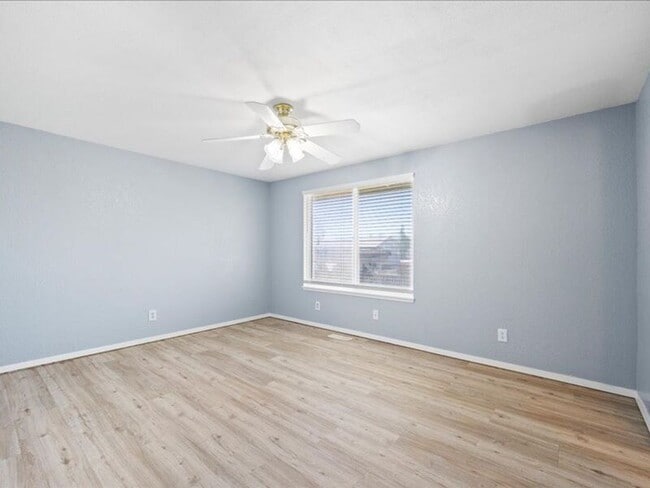 Building Photo - 8307 W Grand Ronde Pl