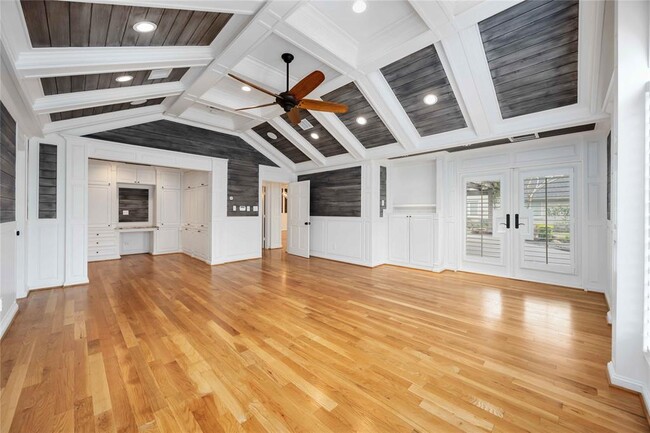 Building Photo - 4031 Fernwood Dr