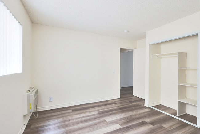 Building Photo - 1402 N Alta Vista Blvd