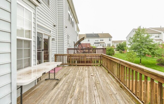Building Photo - 22542 Maison Carree Square