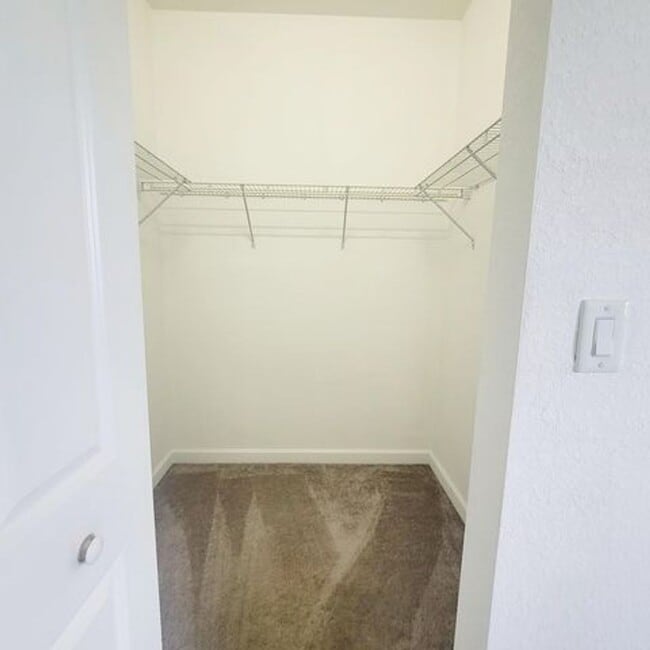 Building Photo - 20742 NE 5th Ct