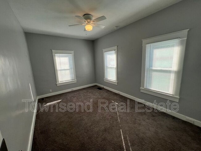 Building Photo - 134 John St