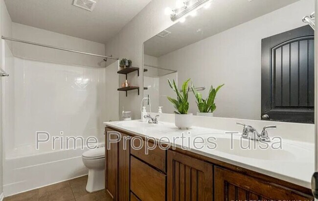 Building Photo - 13819 S 89th E Ave
