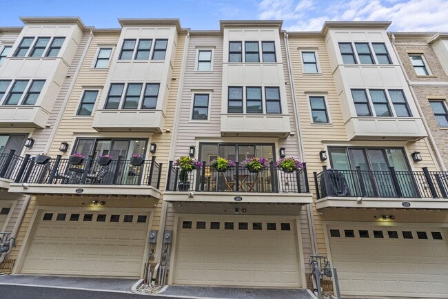 Building Photo - 1520 16th Ct N