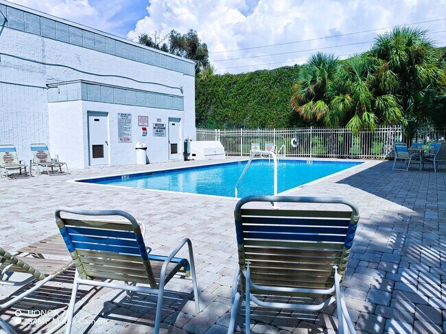 Building Photo - Rent to Own Bright 2B/1B Condo – St. Andrews Cove, Clearwater