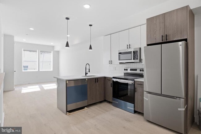 Building Photo - 2346 N 16th St