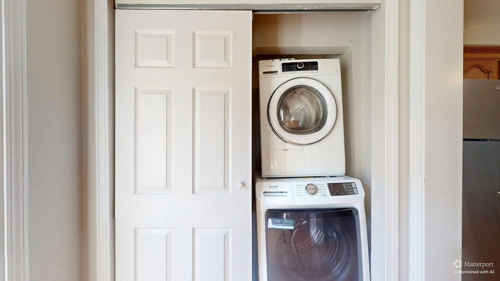 Building Photo - 161 Bennington St