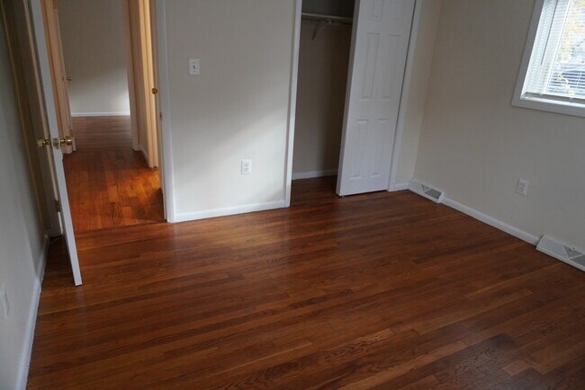 Building Photo - 21 Oxford Cir