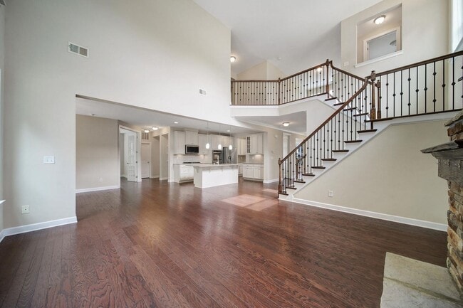 Building Photo - Gorgeous 4 Bed 3.5 Bath Home with Basement...