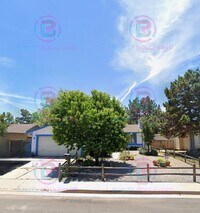 Building Photo - Bright & Spacious 3-Bedroom Home in North ...