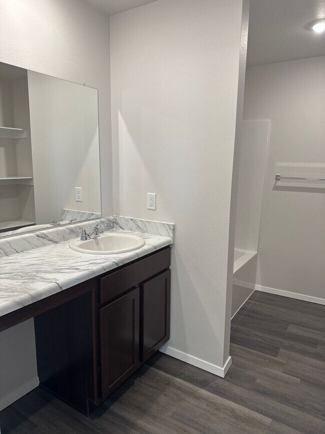 Building Photo - *Preleasing Now!- Three Bedroom | Two Bath Home in Barberry Court