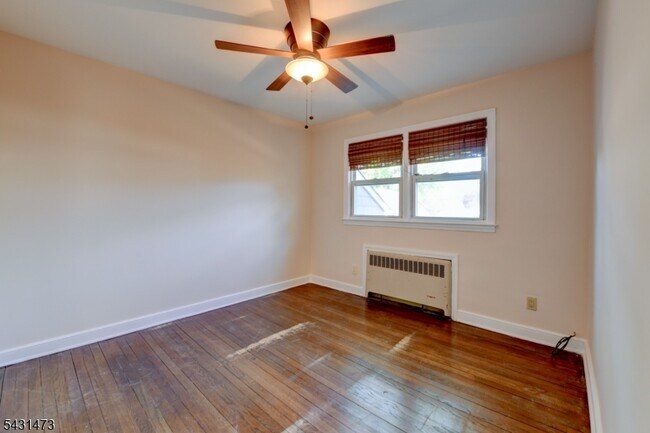 Building Photo - 72 Colonial Dr