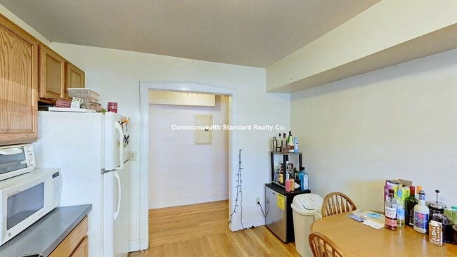 Building Photo - 23 Glenville Ave