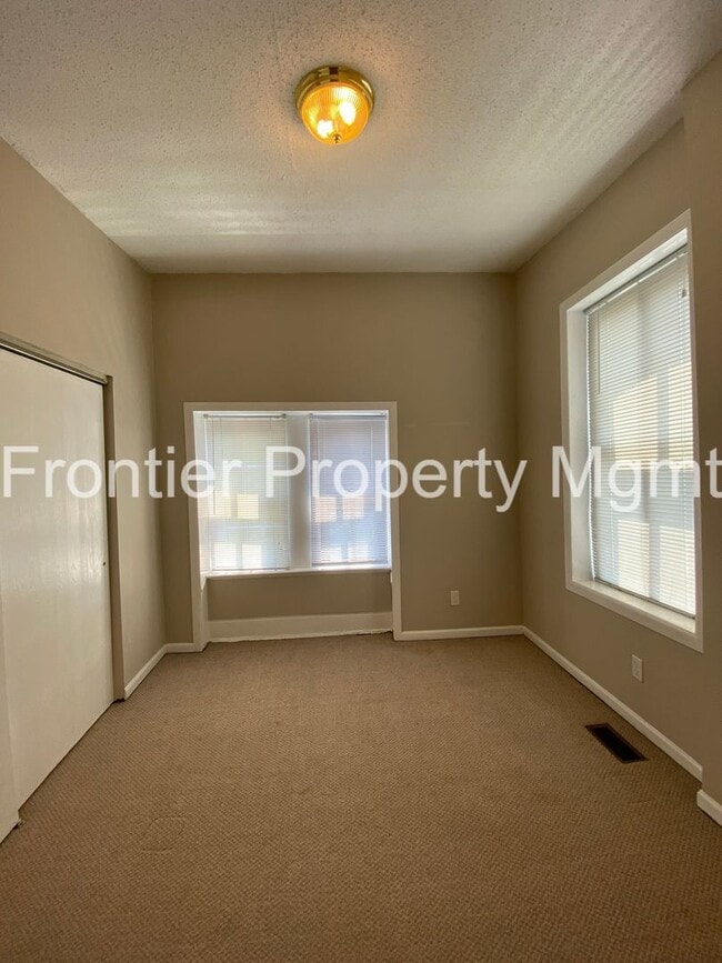 Building Photo - 2511-2513-2513 S 9th St