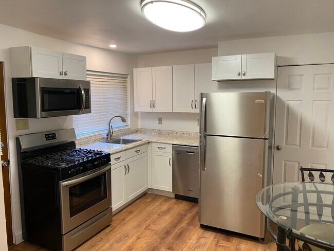 Building Photo - 2617 Jane St