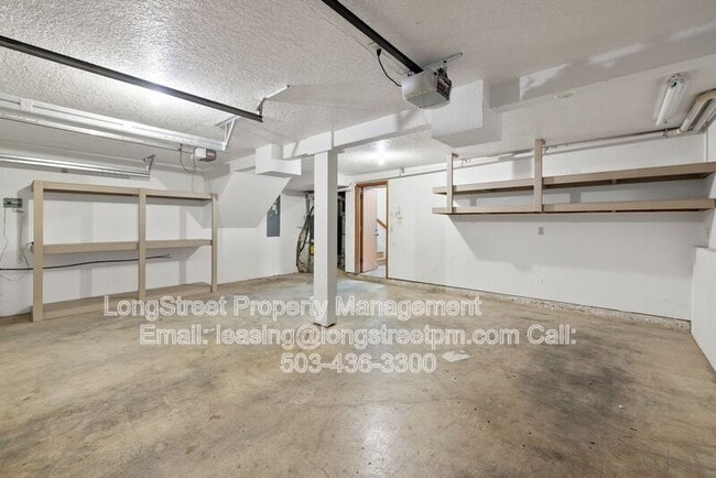 Building Photo - 13777 SE 115th Ave