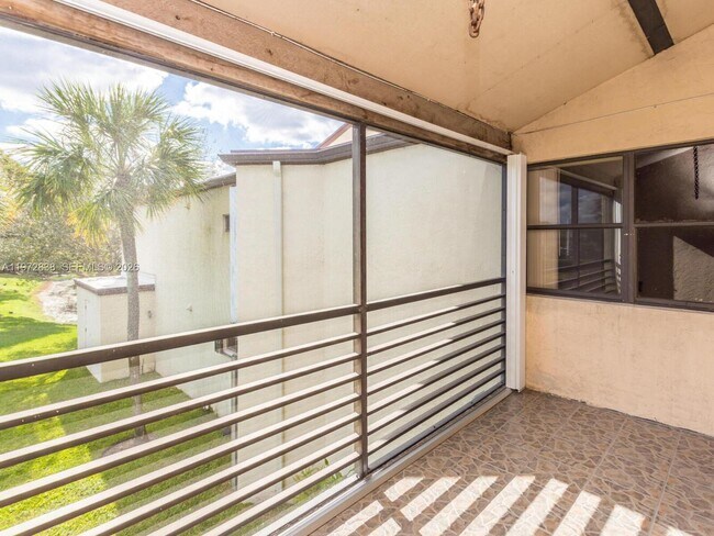 Building Photo - 11202 Taft St