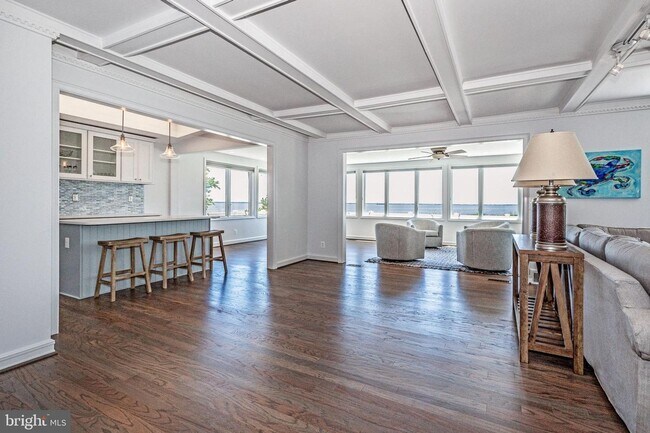 Building Photo - Home in Bay Ridge with beautiful views of the Chesapeake Bay!