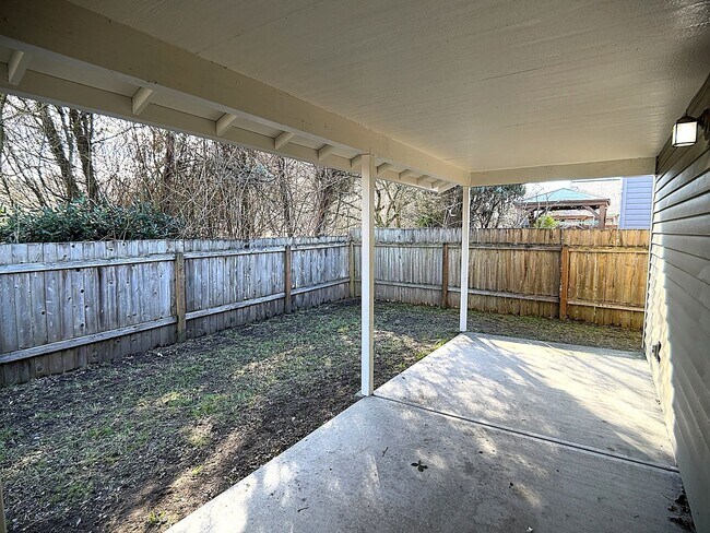 Building Photo - Well Maintained Single Level Home for Lease in Kelso