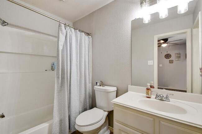 Building Photo - 2354 Oak Pebble