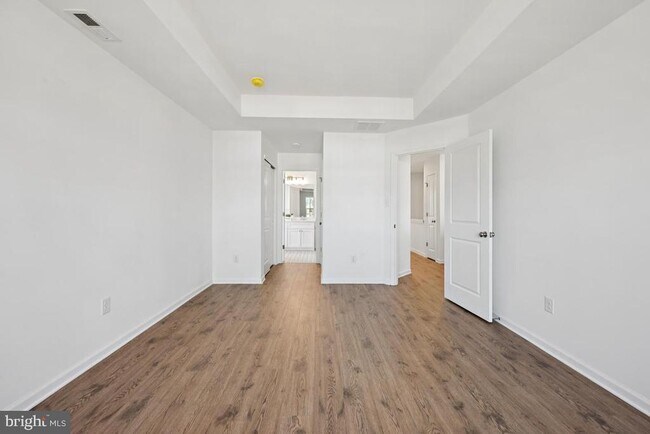 Building Photo - 724 Northwood Ave