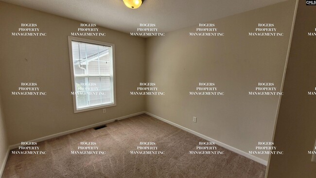 Building Photo - 136 Longshadow Dr