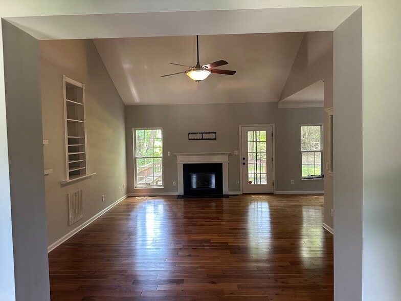 Building Photo - 16104 Epiphany Ct