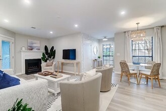 Building Photo - 2BD/2BA Town Home Mount Pleasant Fully Fur...