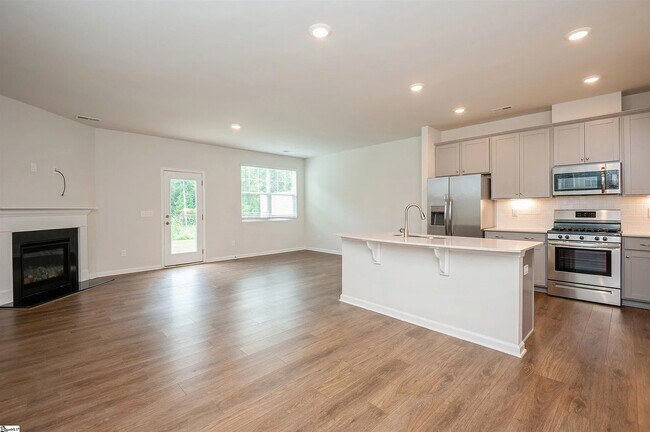 Building Photo - 305 Rodessa Ln
