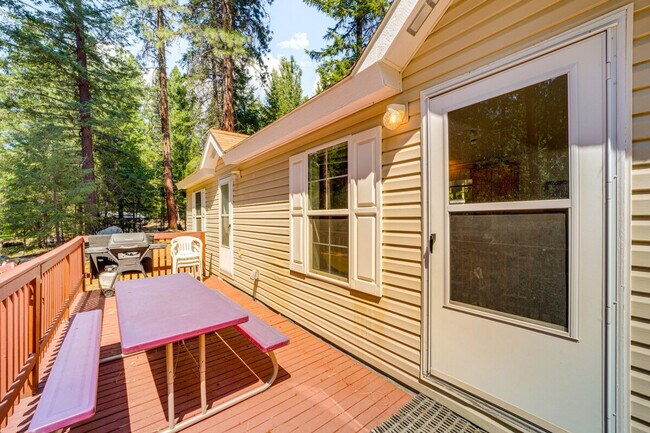 Building Photo - 16934 Tyee Dr