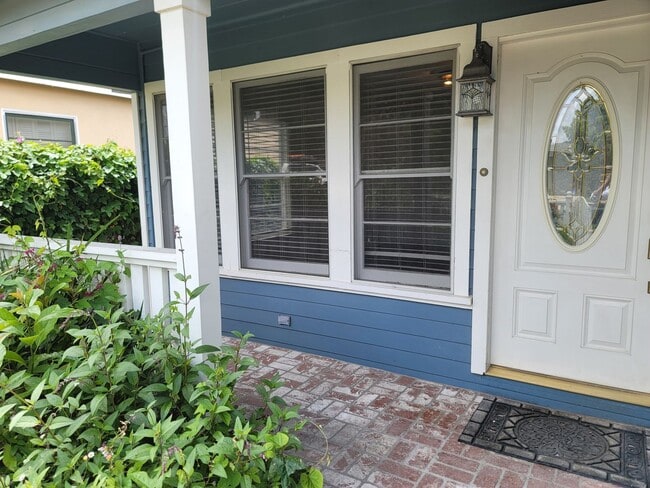 Building Photo - 422 N Shaffer St