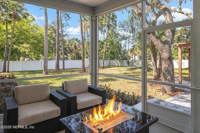 Building Photo - 5631 Heckscher Dr