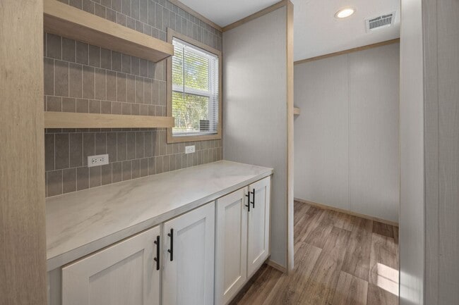 Building Photo - Peaceful 3 Bedroom Rental Home on 1 Acre – Lawn Care Included