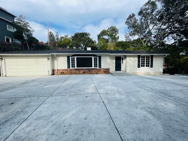 Primary Photo - 3130 Canyon Rd