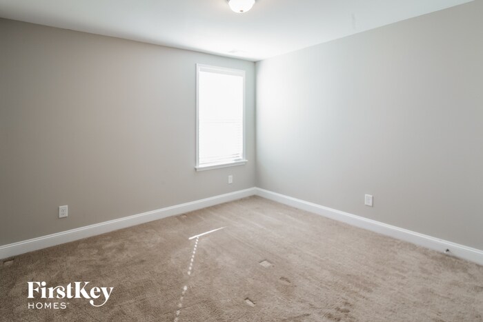 Building Photo - 153 Yorkshire Dr