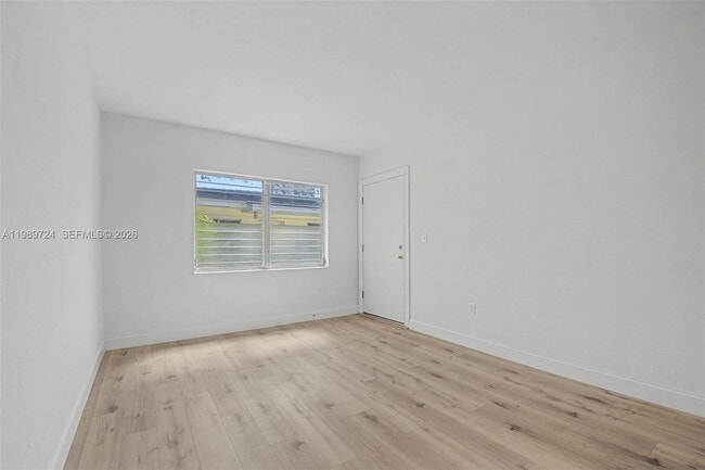 Building Photo - 229 Madeira Ave