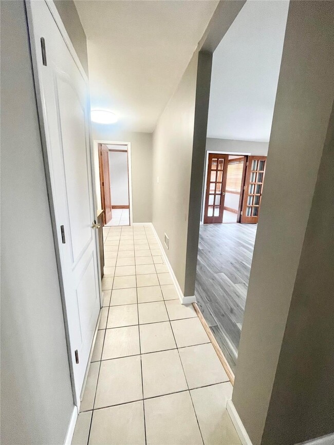 Building Photo - 525 N 27th St