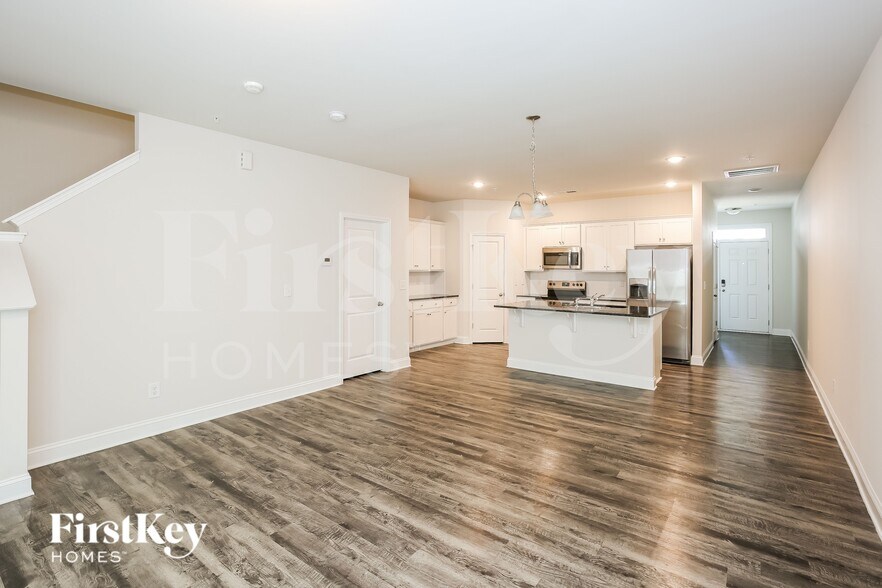 Building Photo - 2019 Cypress Village Dr NW