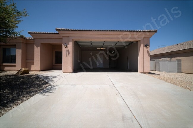 Building Photo - 2085 Alan Ladd Dr