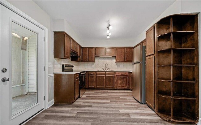 Building Photo - 731 Coventry Ln