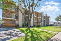 Building Photo - 9520 Royal Ln