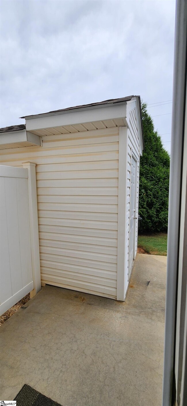 Building Photo - 32 Spring Crossing Cir